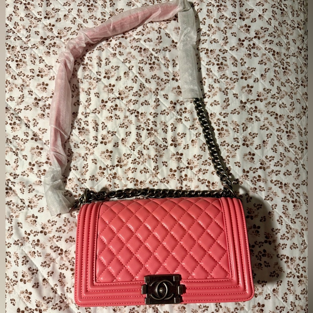 Chic Pink Quilted Chain Bag